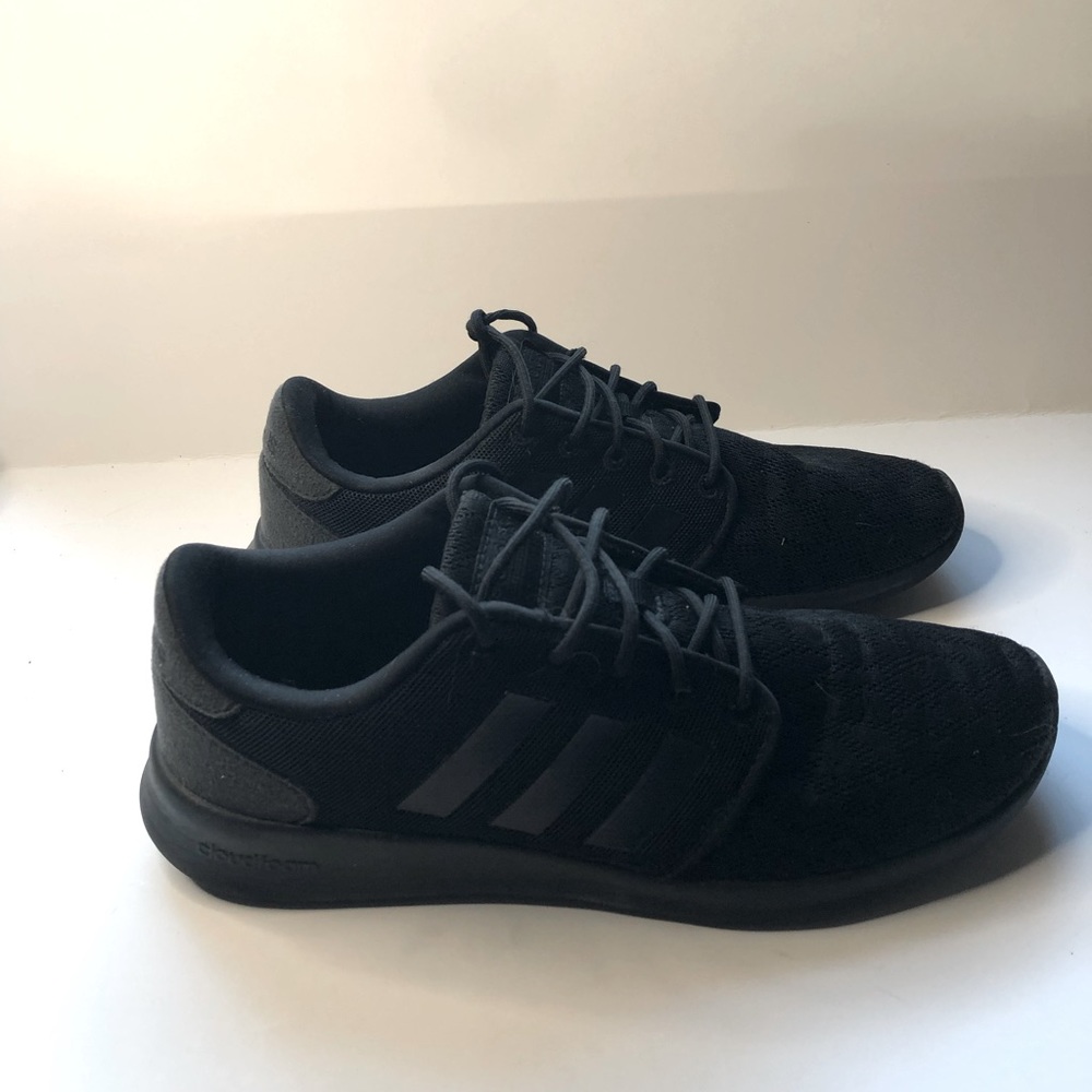Womens ADIDAS cloudform sneakers. Size 71/2, black, excellent used condition.